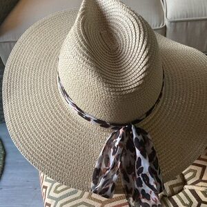 Vince Camaro straw sun hat . Excellent condition with animal print scarf
